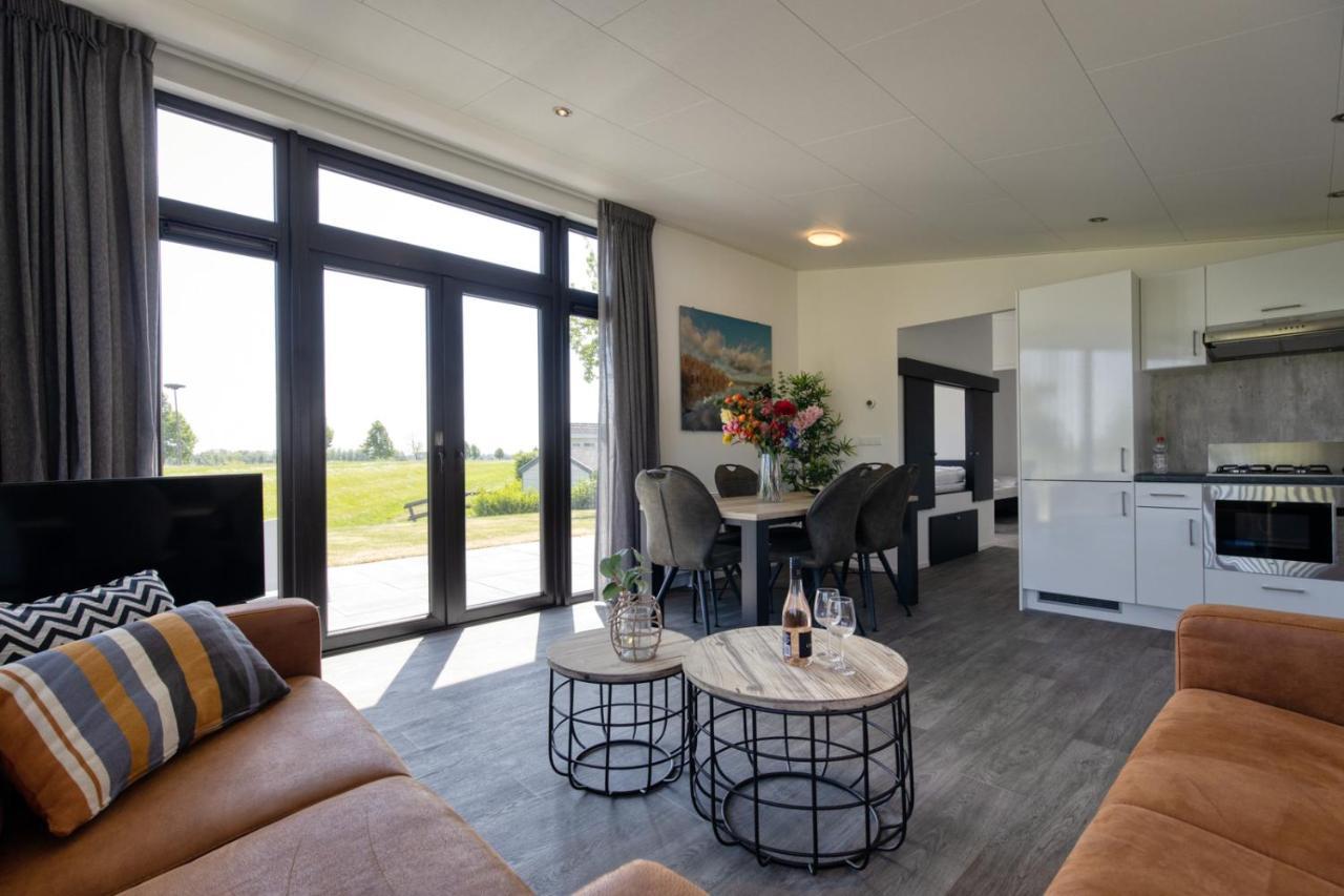 Recreatiepark Jachthaven De Veerstal Lathum - Luxe Chalet Exterior foto
