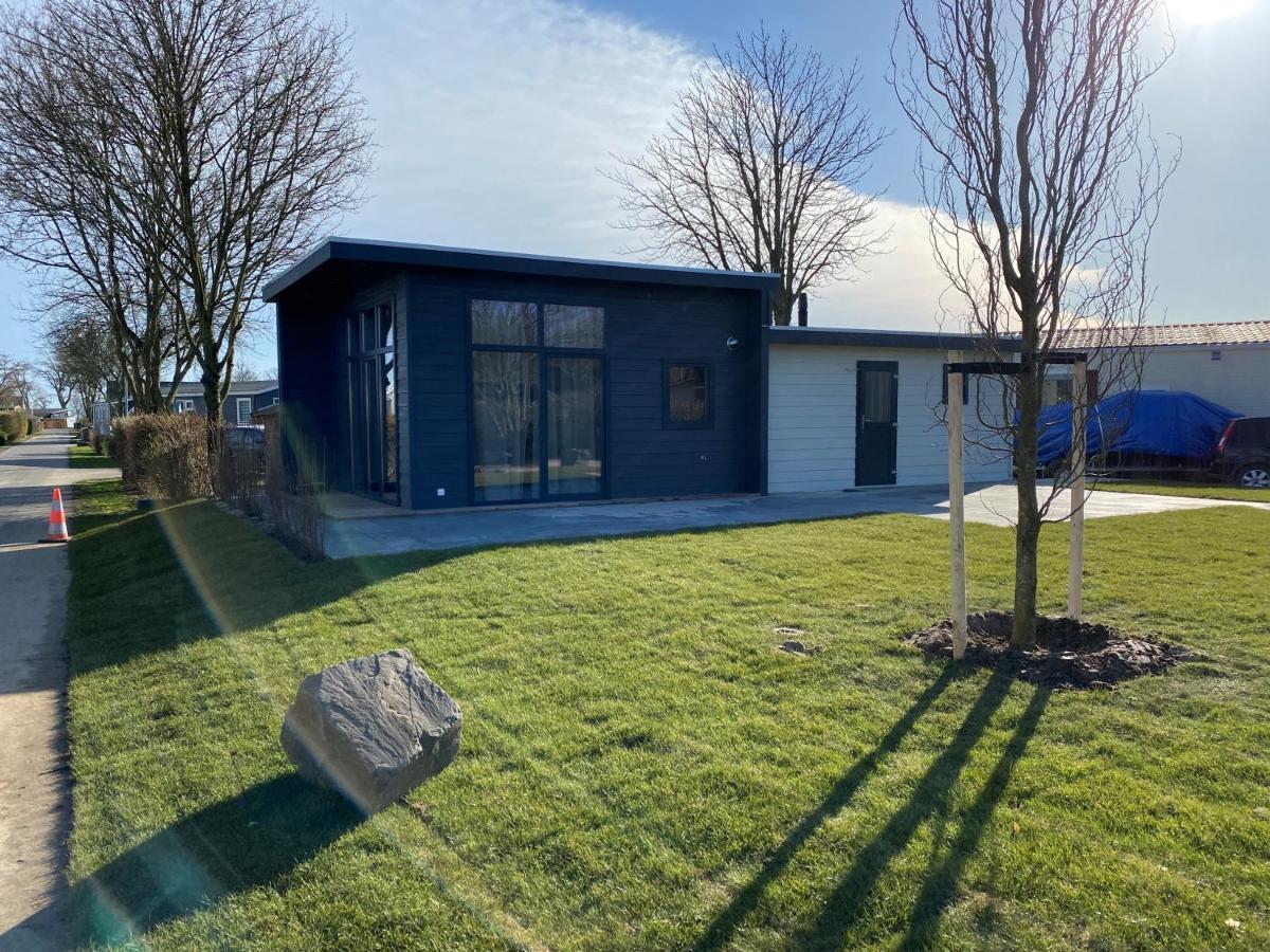 Recreatiepark Jachthaven De Veerstal Lathum - Luxe Chalet Exterior foto